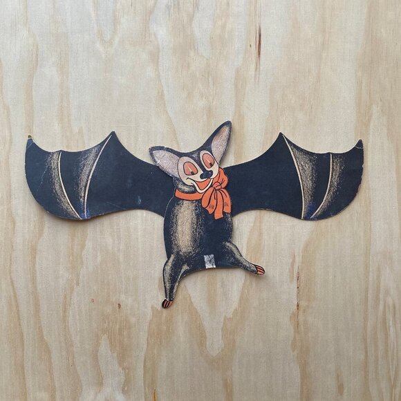 Vintage Halloween Wall Decor Bat w/ Bow and Movable Wings m/ in U.S.A Beistle - Picture 1 of 2